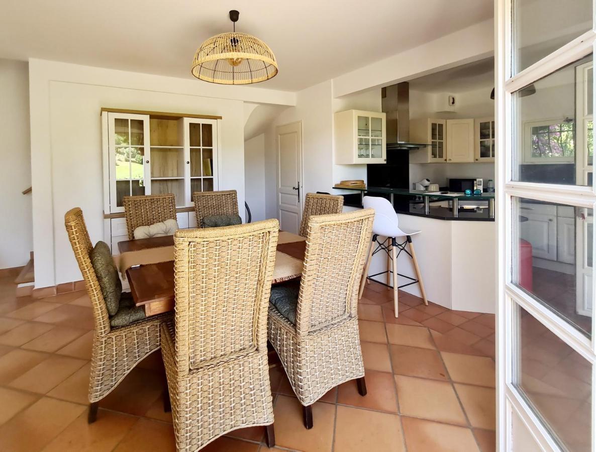 Superbe Villa-Domaine Avec Golf Piscine Et Tennis Saint-Cyr-sur-Mer Dış mekan fotoğraf