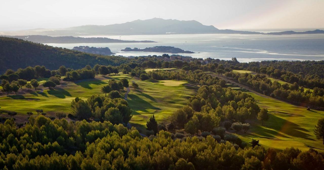 Superbe Villa-Domaine Avec Golf Piscine Et Tennis Saint-Cyr-sur-Mer Dış mekan fotoğraf